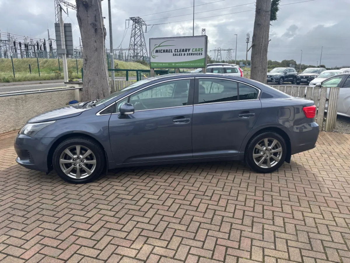 Toyota Avensis 2.0 D-4D AURA 4DR - Image 2