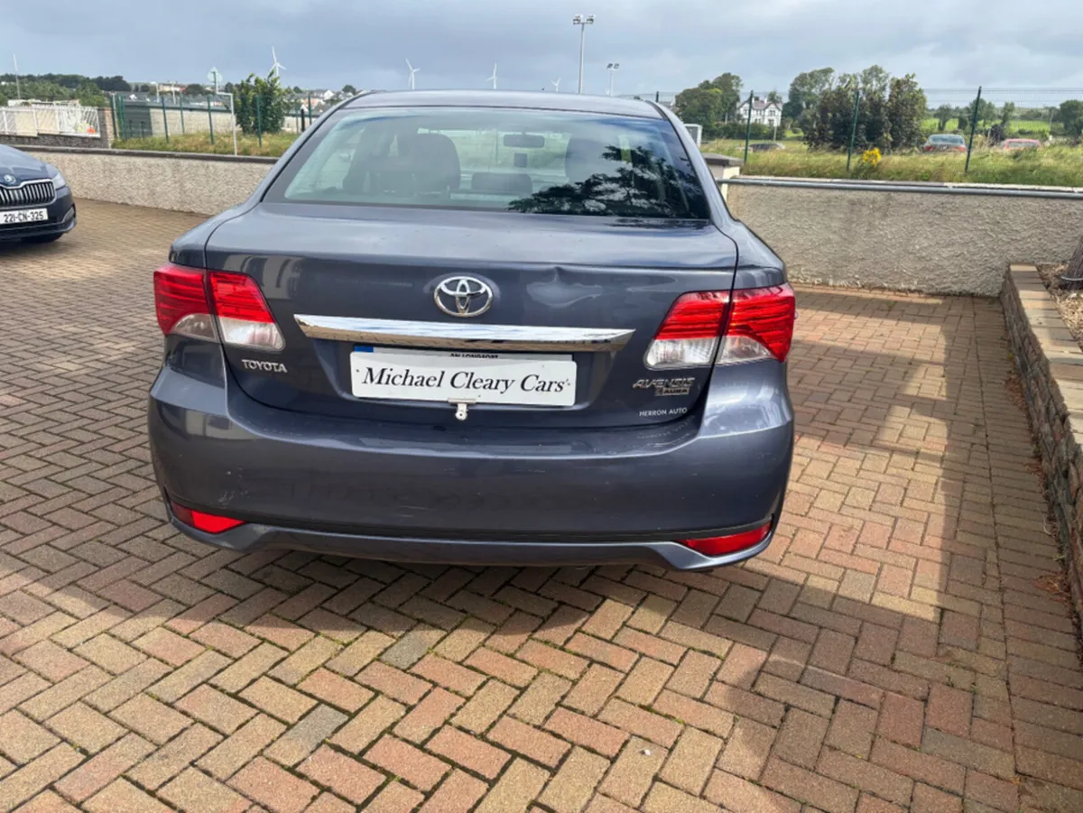 Toyota Avensis 2.0 D-4D AURA 4DR - Image 4