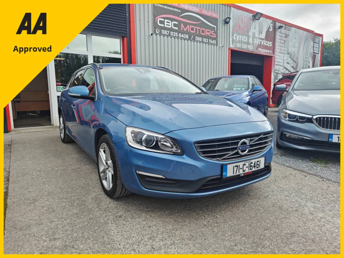 Volvo V60 2.4D D5 SE NAV TWIN ENGINE AUTO - Image 4