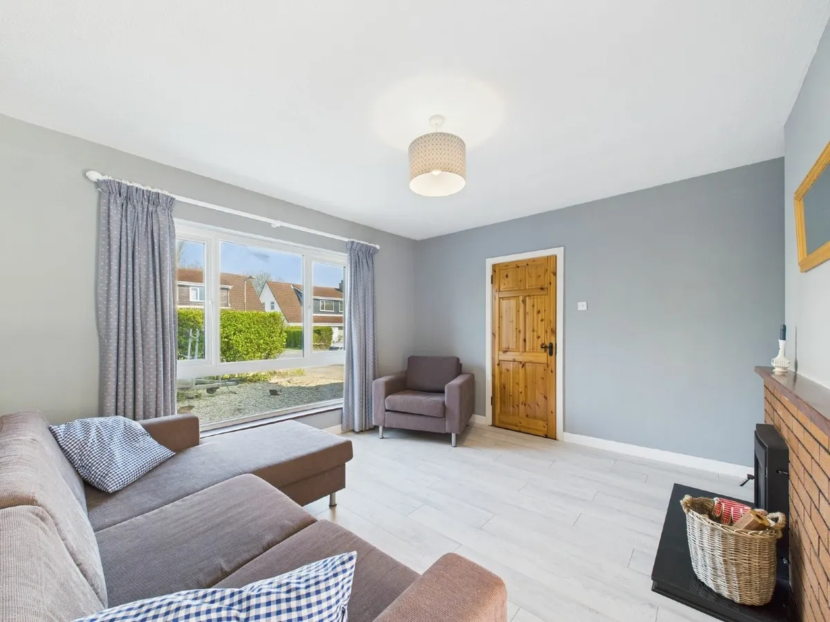 Sitting room suite - Image 1