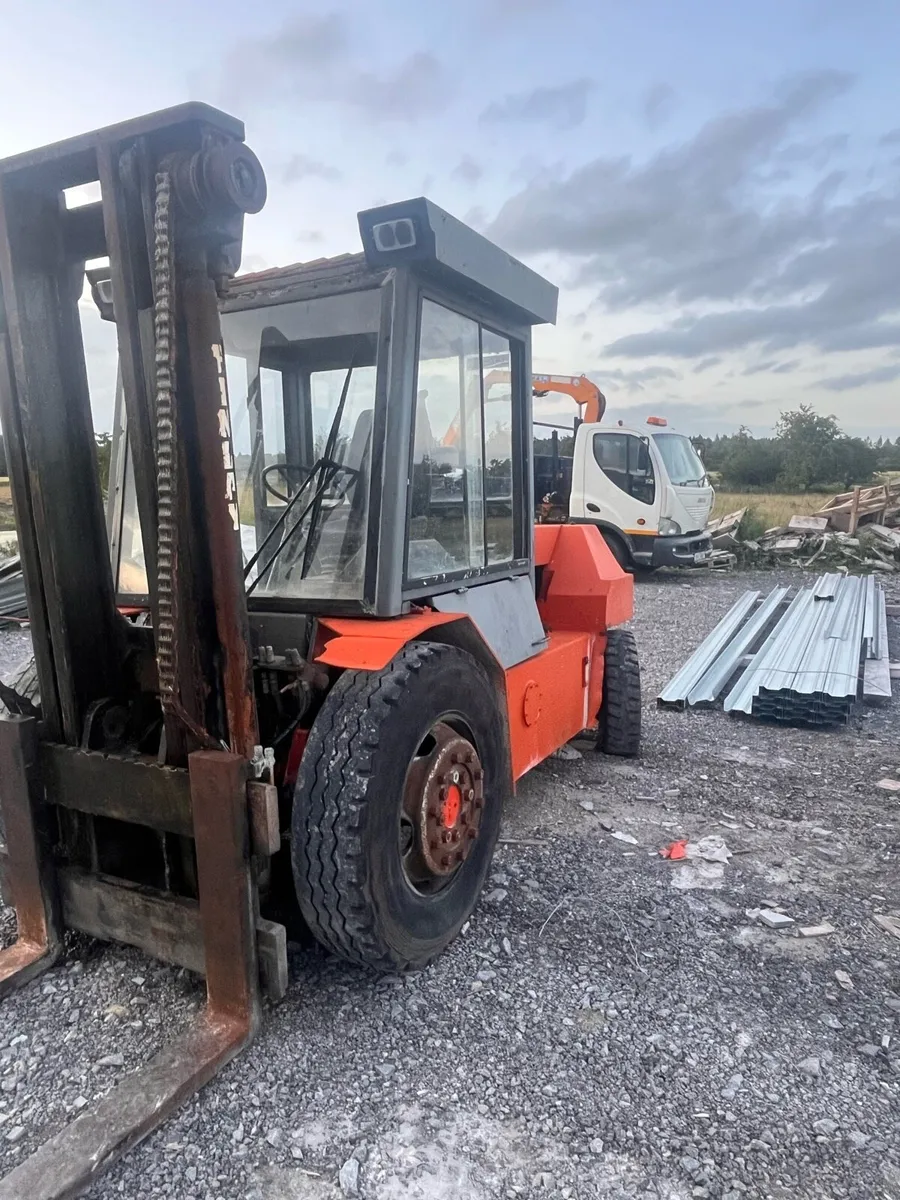 Forklift - Image 3