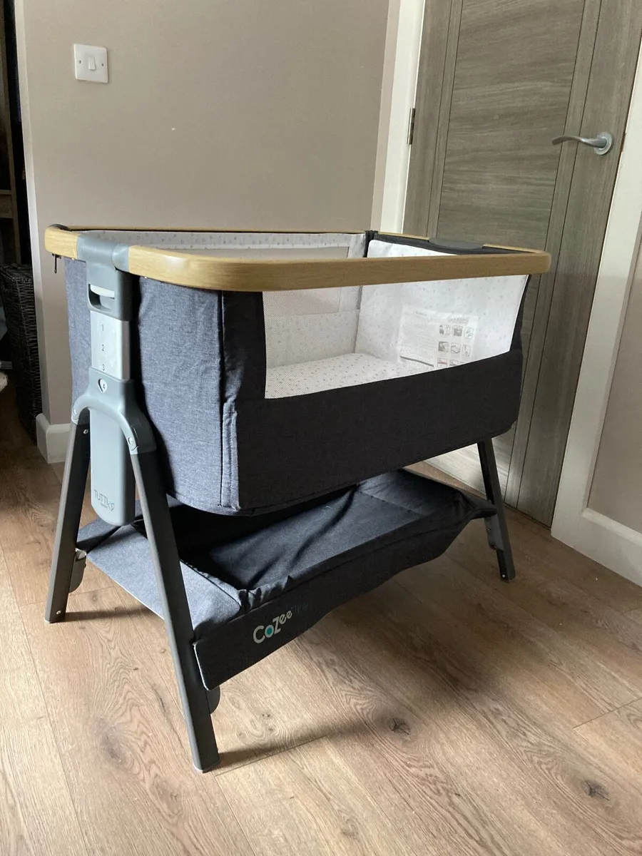 Bedside crib - Image 1