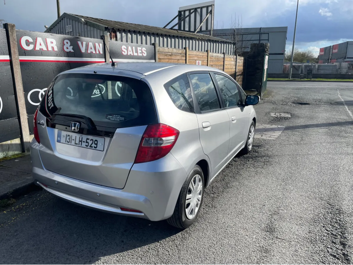 Honda Jazz 1.2 I VTEC SE 4DR - Image 4