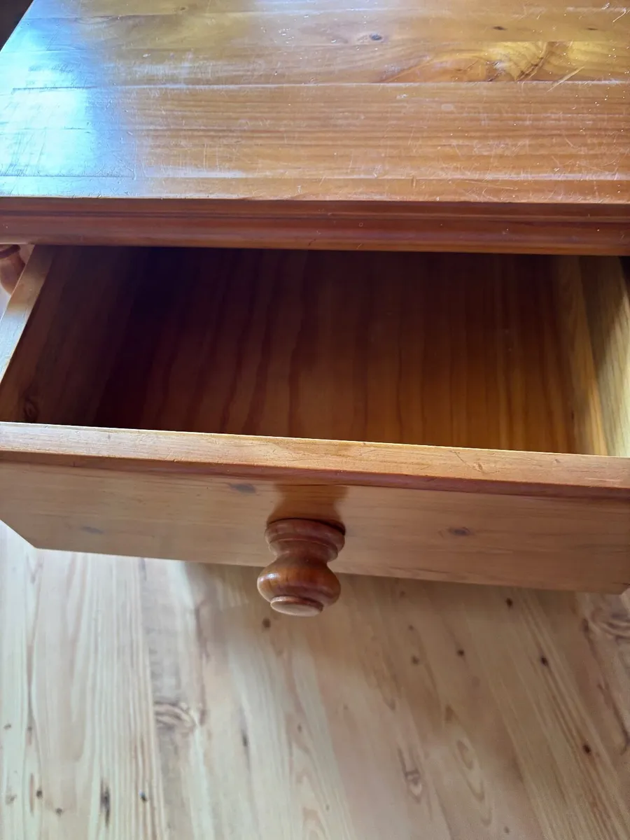 Small solid plane chest of 3 drawers - Image 2
