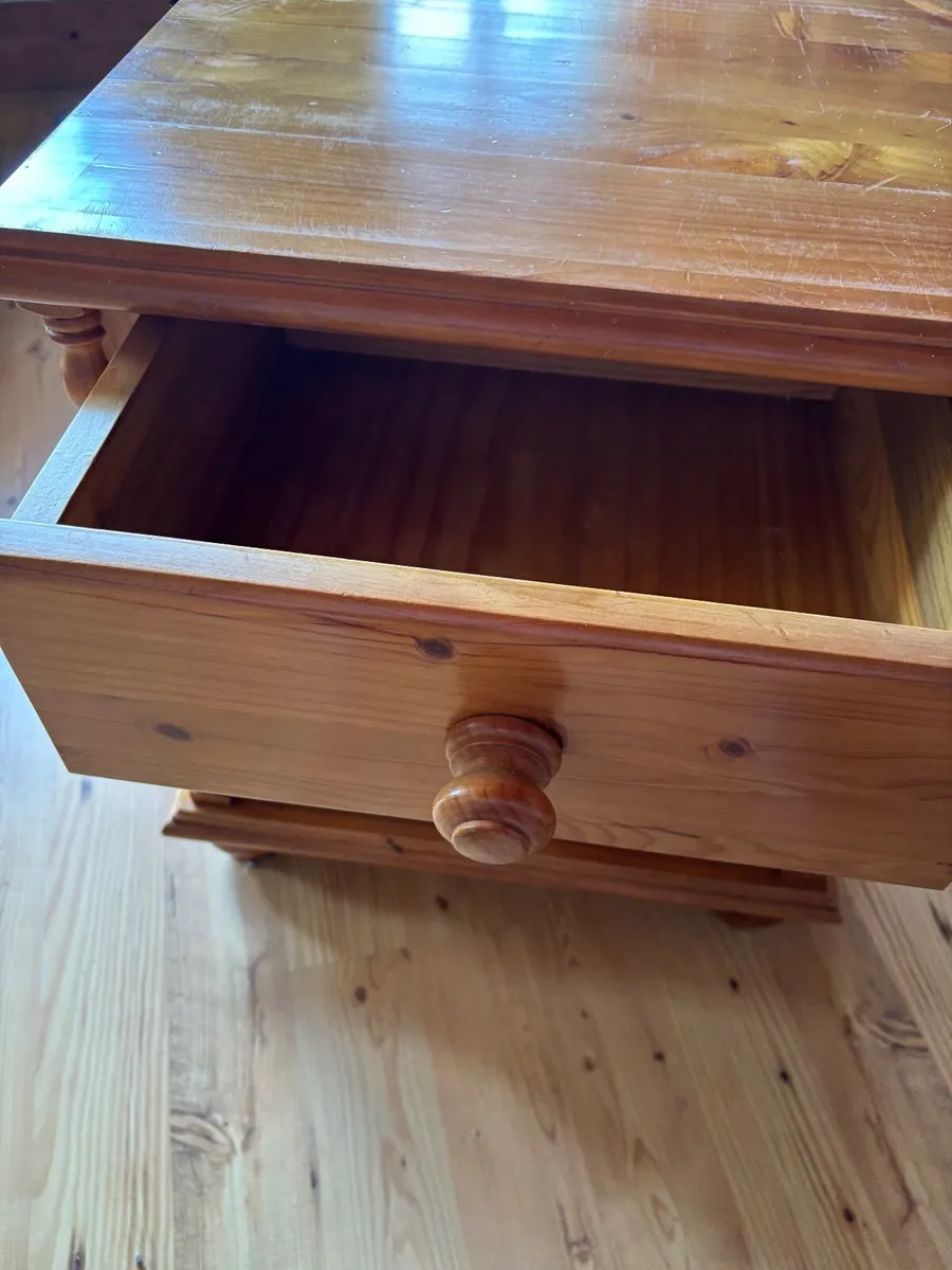 Small solid plane chest of 3 drawers - Image 3