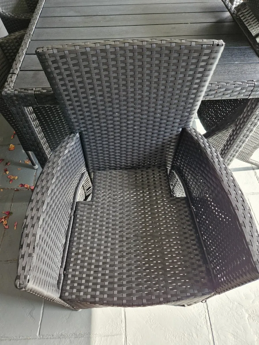 Garden table and chairs - Image 2