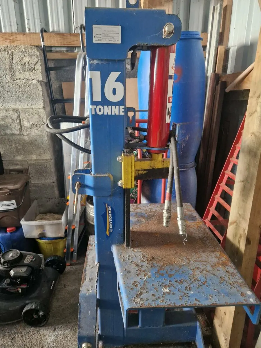 Log splitter - Image 1