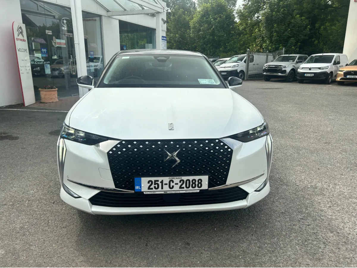 DS Automobiles DS 4 TROCADERO 1.2 130 AUTO 5DR - Image 2