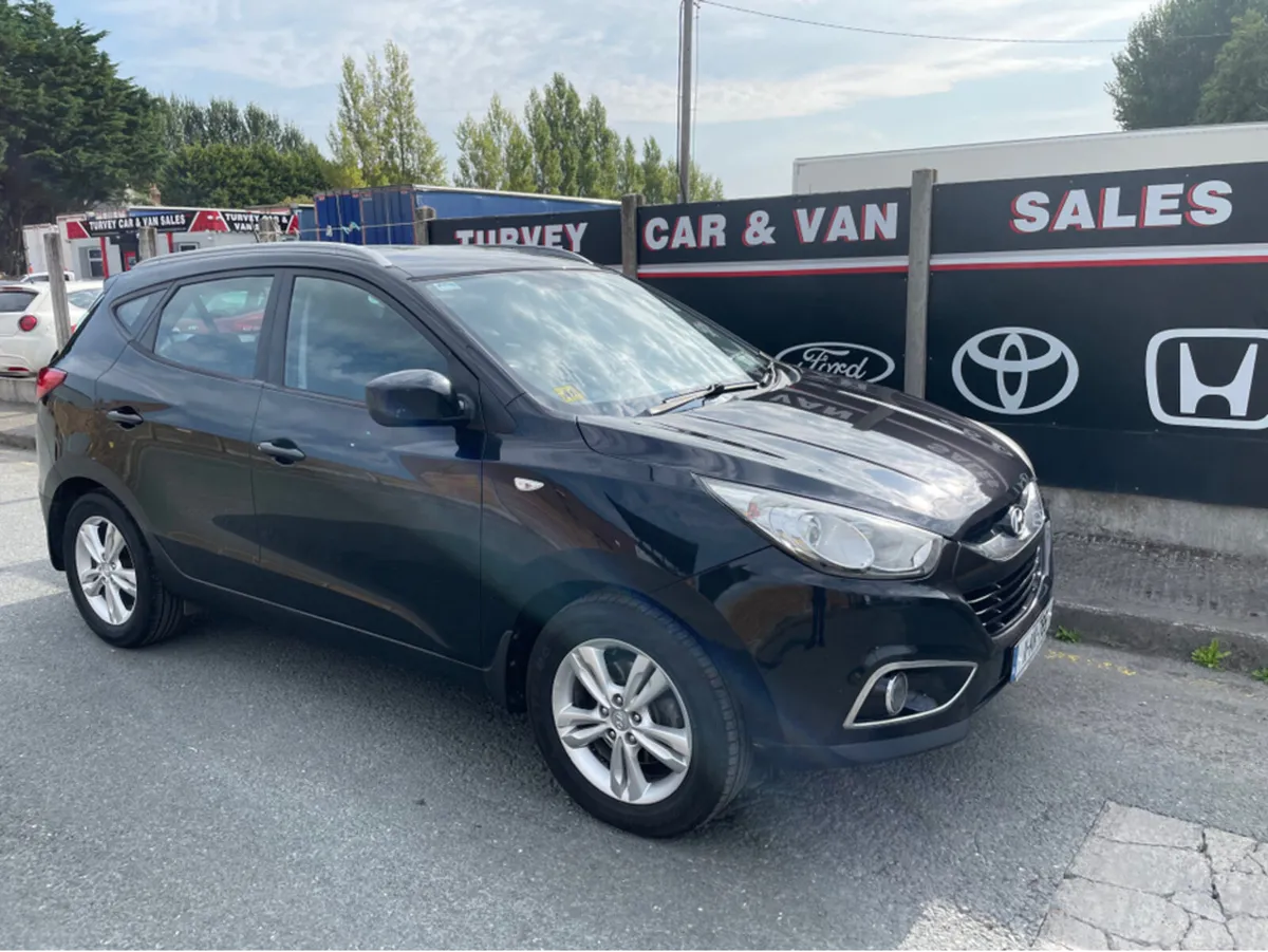 Hyundai ix35 1.7 5DR  HATCHBACK - Image 2