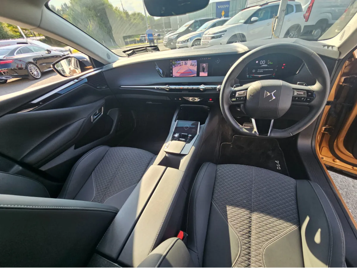 DS Automobiles DS 4 TROCADERO E-TENSE 225 4DR AUTO - Image 3