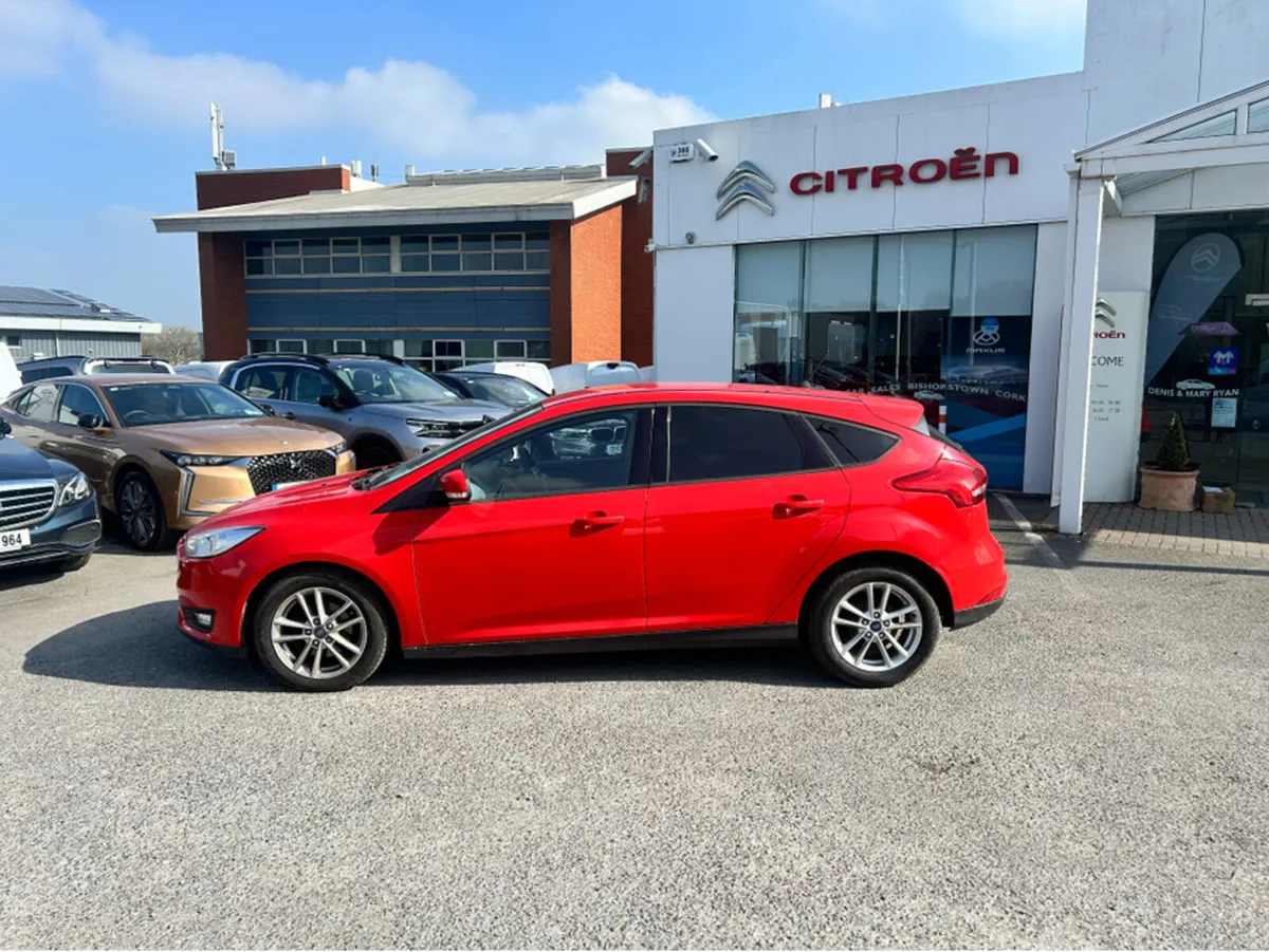 Ford Focus (VAN) STYLE 1.5 TD 95PS 6SPEED 4DR 5DR - Image 2