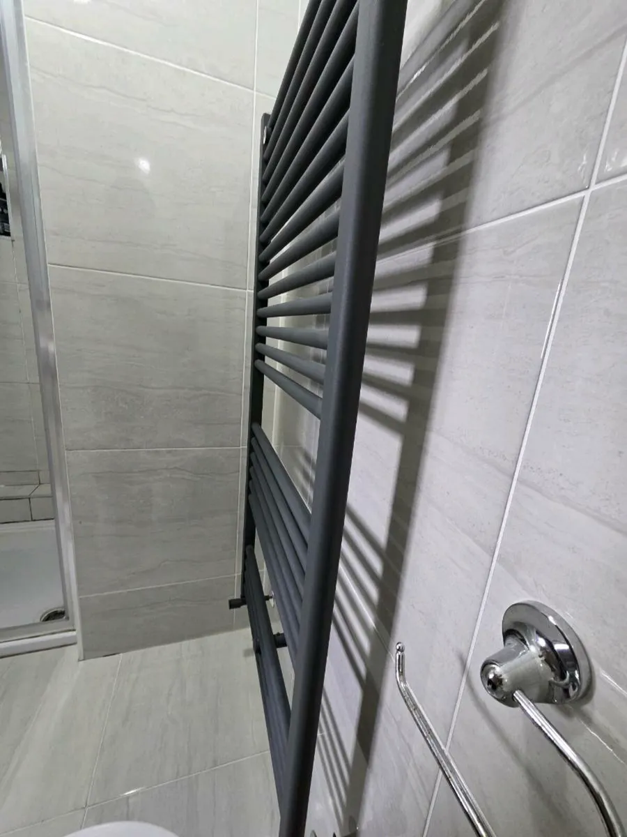 Vertical bathroom radiator - Image 3