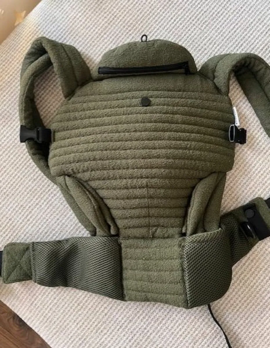 Baby carrier - Image 1