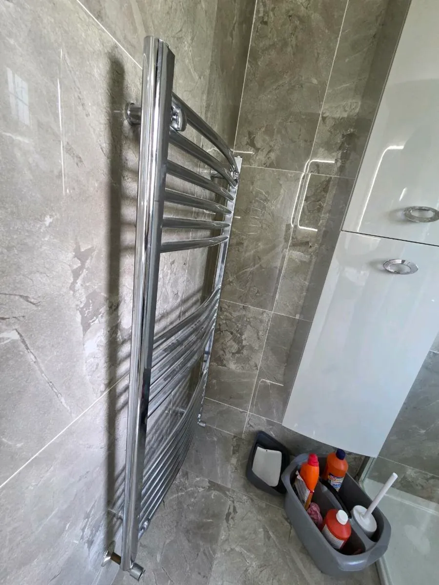 Vertical steel bathroom radiator - Image 2
