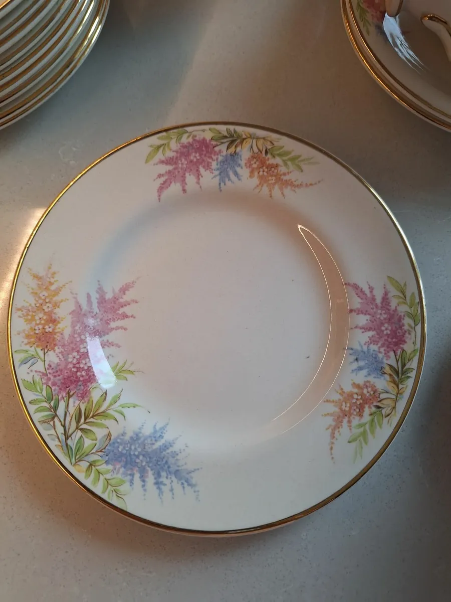 Arklow Pottery Set - 42 pieces. - Image 3