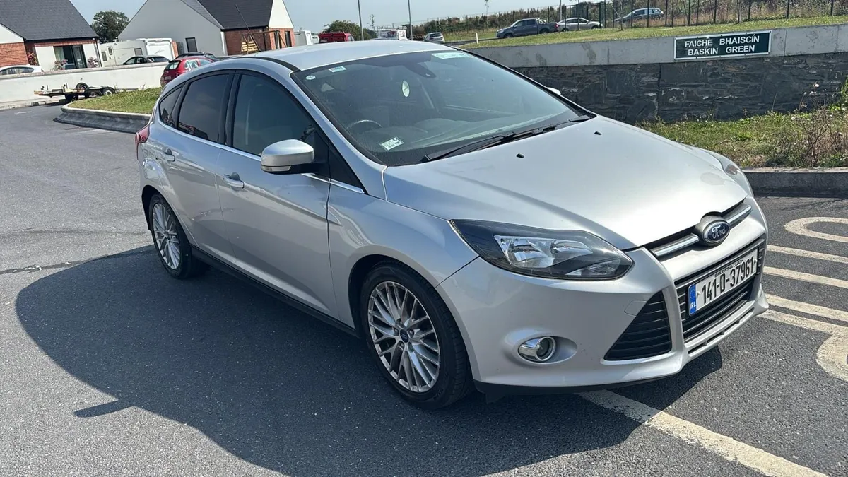 2014 Ford focus 1 liter petrol - Image 1
