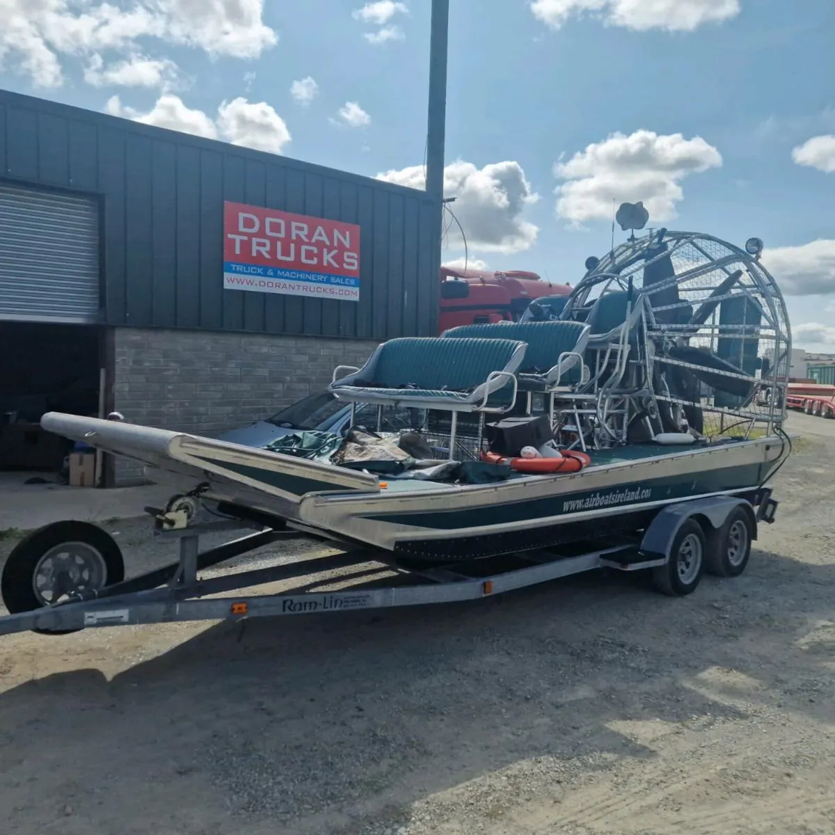 Air boat , engine gone - Image 1
