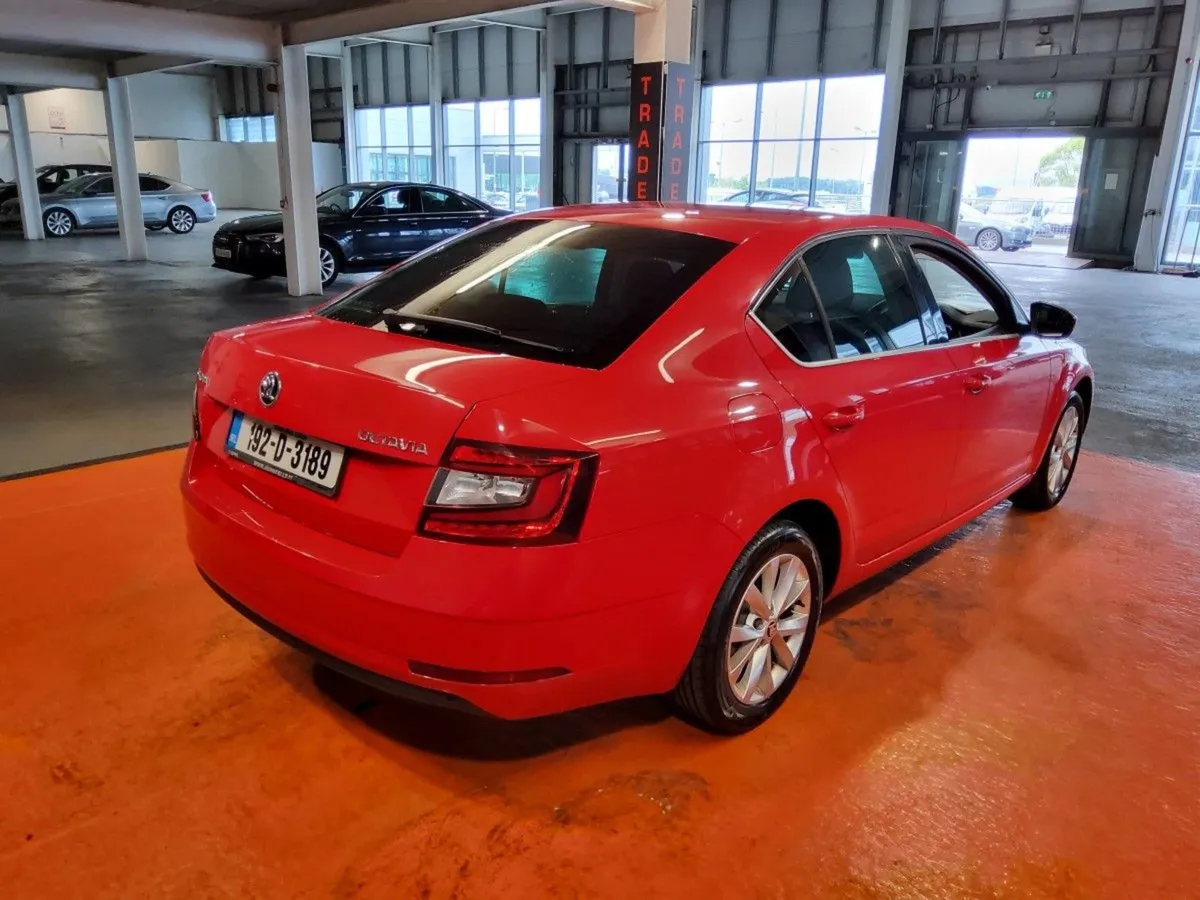 Skoda Octavia Ambition 1.0tsi 115HP - Image 2