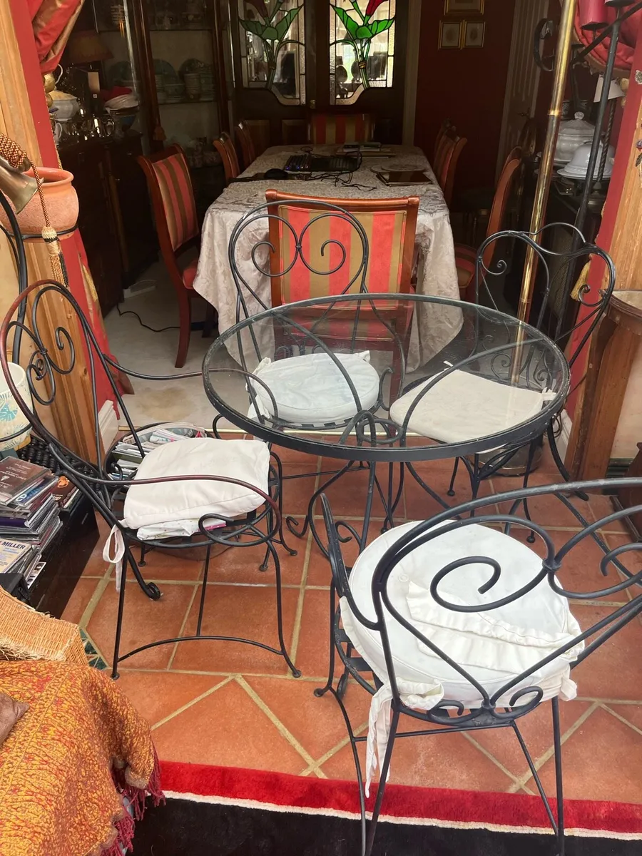 Table and Chairs - Image 1