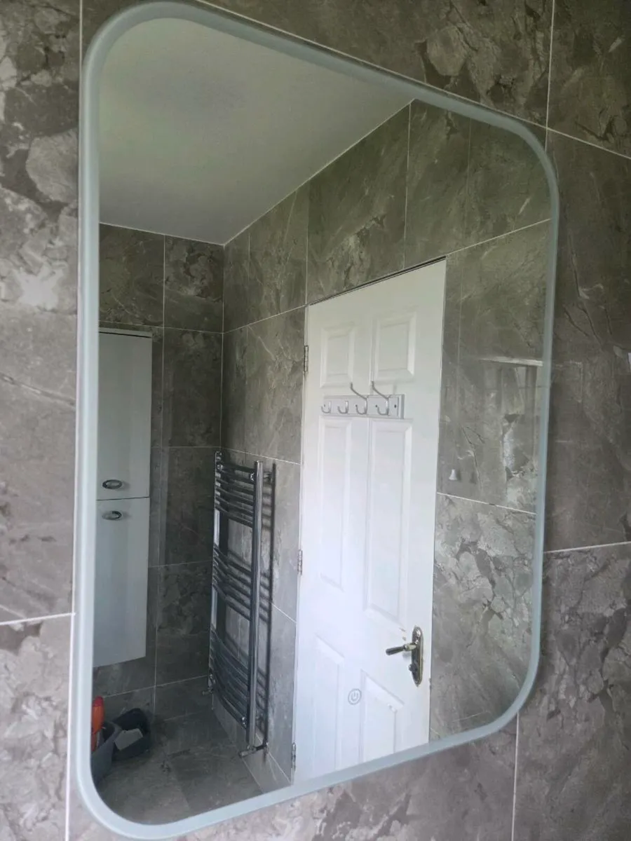 Light up bathroom mirror - Image 2