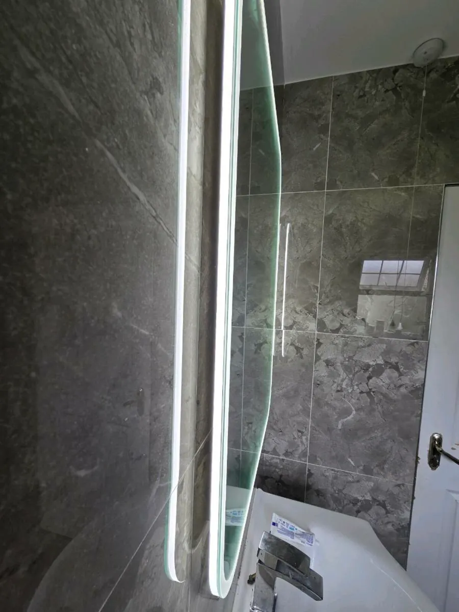 Light up bathroom mirror - Image 3