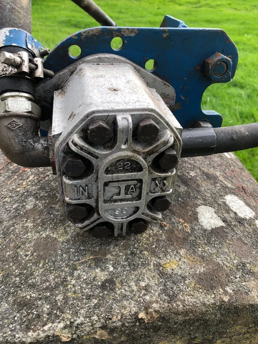 Hydraulic pump - Image 1