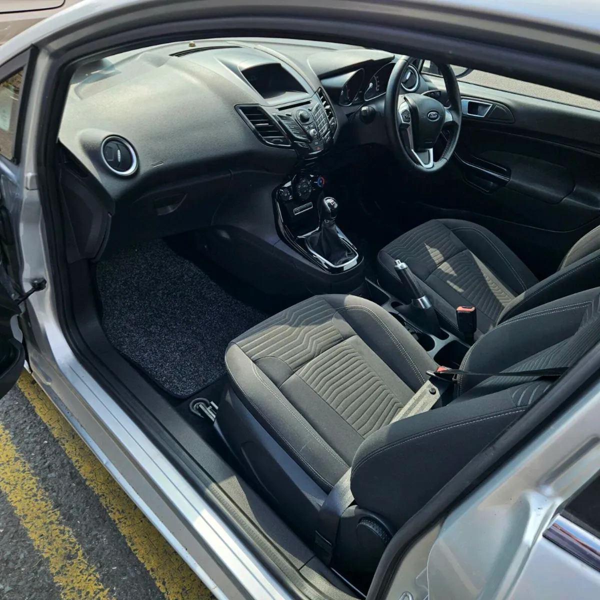 132 Ford Fiesta 1.0 petrol new NCT and TAX - Image 4