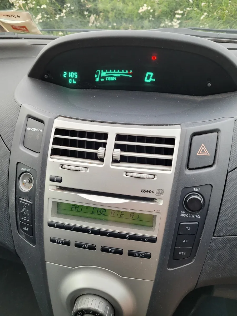 Toyota Yaris 2007 - Image 4