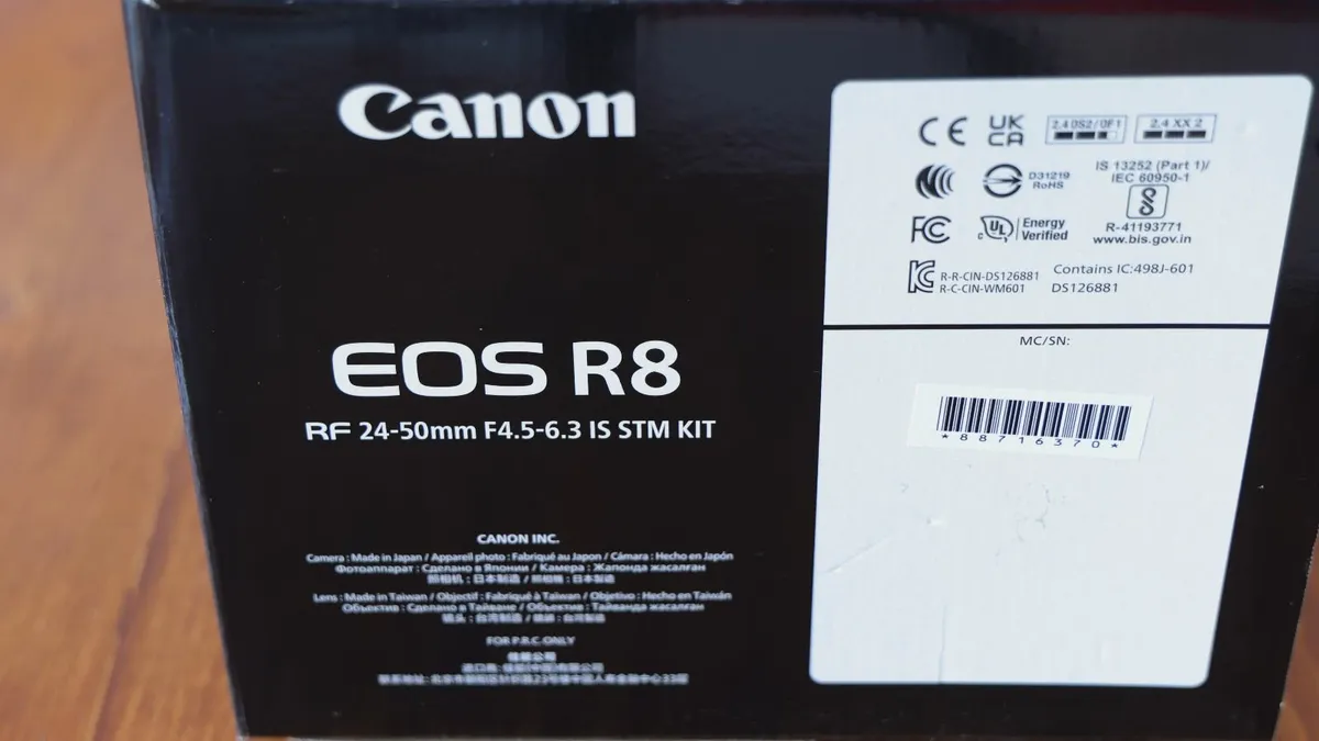 Canon R8 Mirrorless camera with 24mm to 50mm lens - Image 2