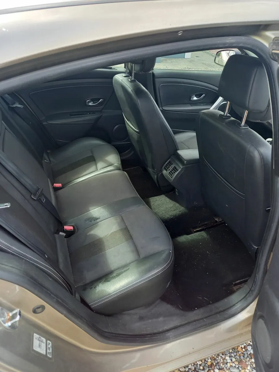 Renault Fluence 2011 - Image 2