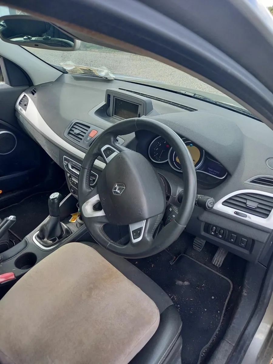 Renault Fluence 2011 - Image 3