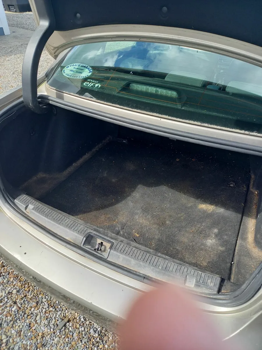 Renault Fluence 2011 - Image 4