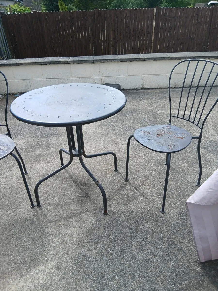 Garden furniture - Image 1