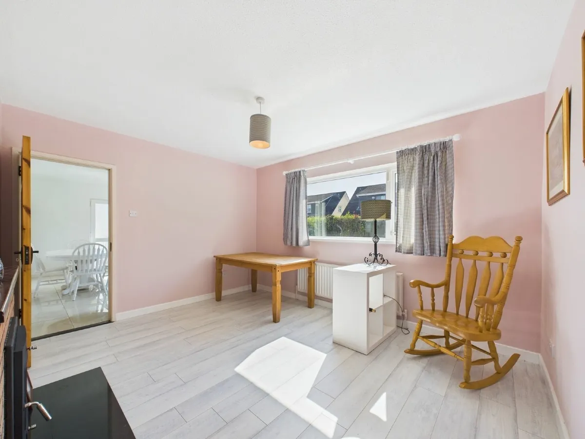 White ikea unit - Image 1