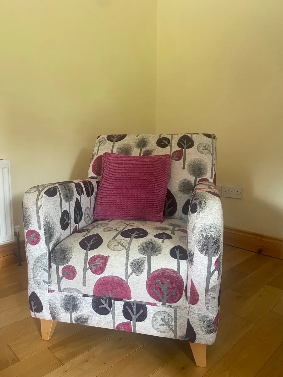 Couch set (price negotiable) - Image 1