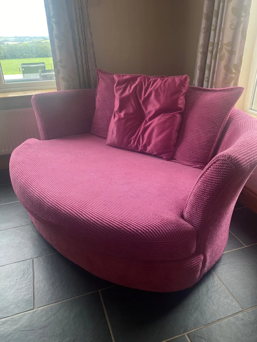 Couch set (price negotiable) - Image 4