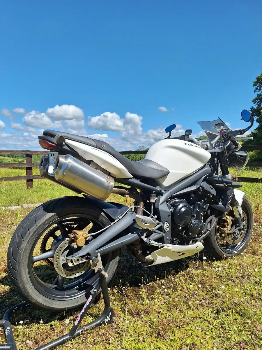 Triumph Street Triple R 2012 - Image 2