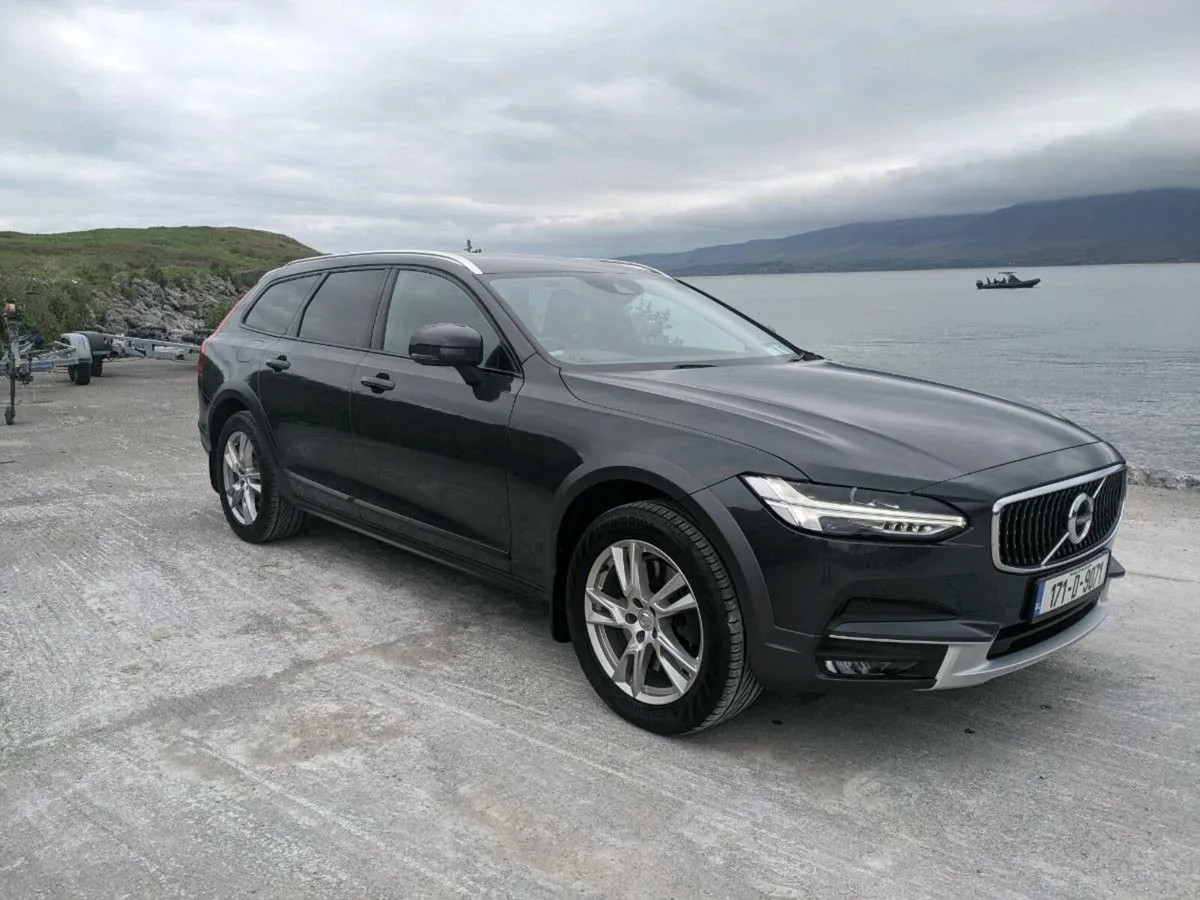 Volvo V90 Cross Country D5 - Image 2