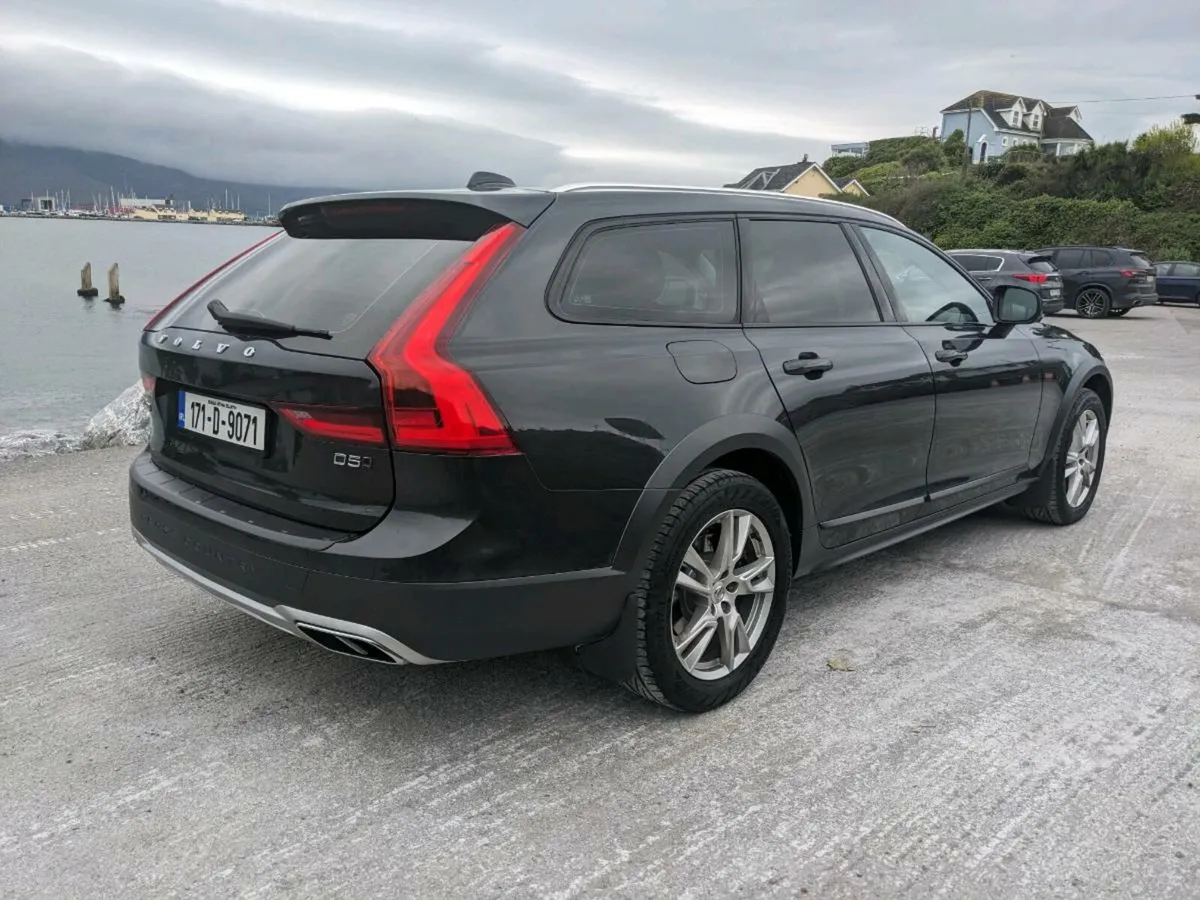 Volvo V90 Cross Country D5 - Image 4