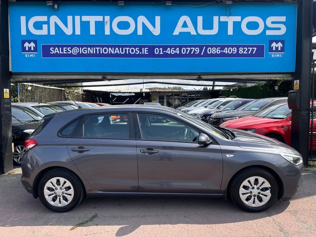 Hyundai i30 I 30, 1.4 PETROL, CLASSIC MODEL, LOW M - Image 2
