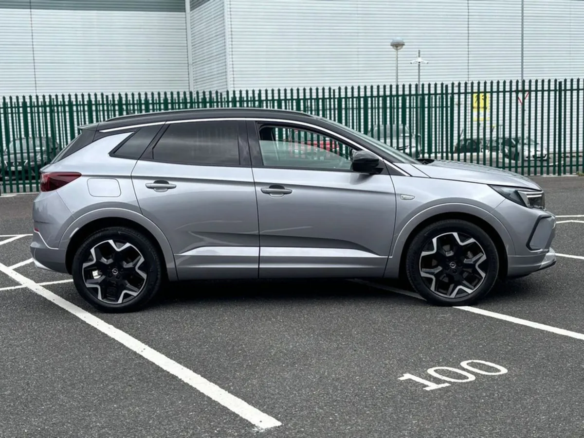 Opel Grandland ELITE DIESEL AUTO, HEATED LEATHER S - Image 3
