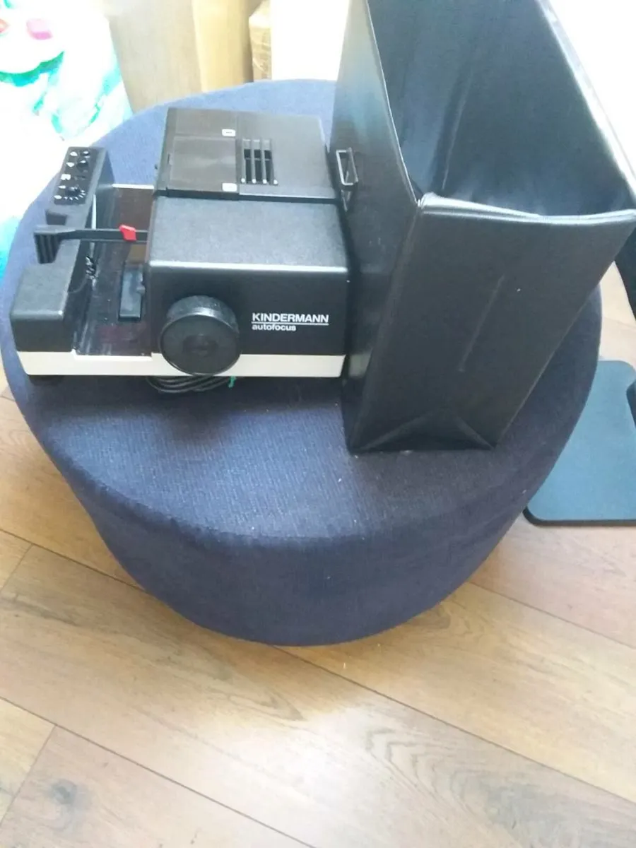 1   KINDERMANN   AUTOFOCUS   REMOTE SLIDE PROJECTO - Image 3