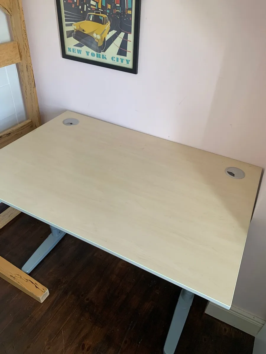 Standing desk - Image 2