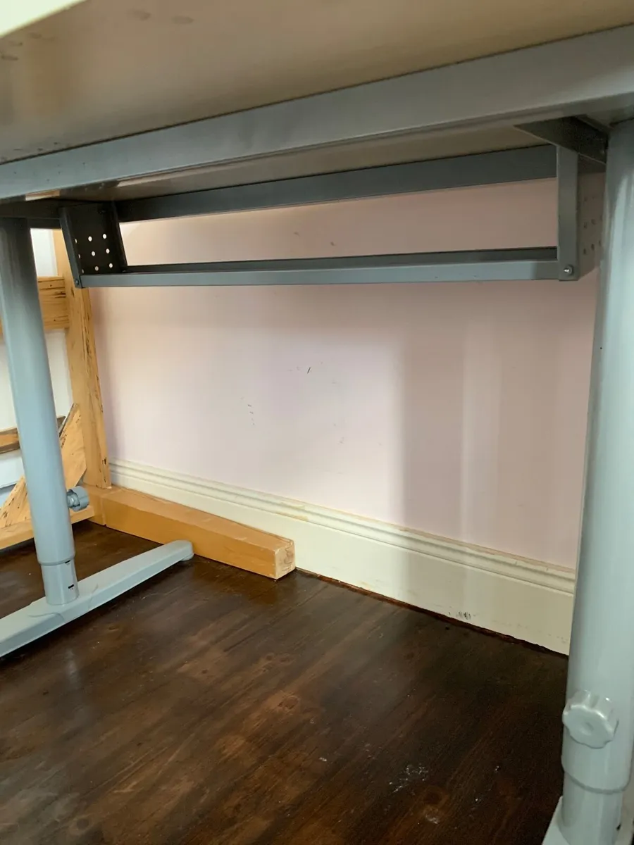 Standing desk - Image 3