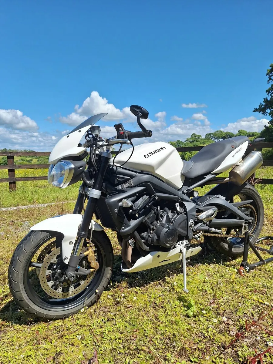 Triumph Street Triple R 2012 - Image 1