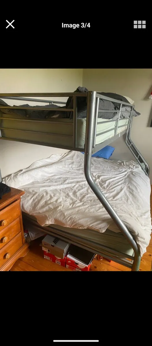 Triple sleeper metal Bunk Bed