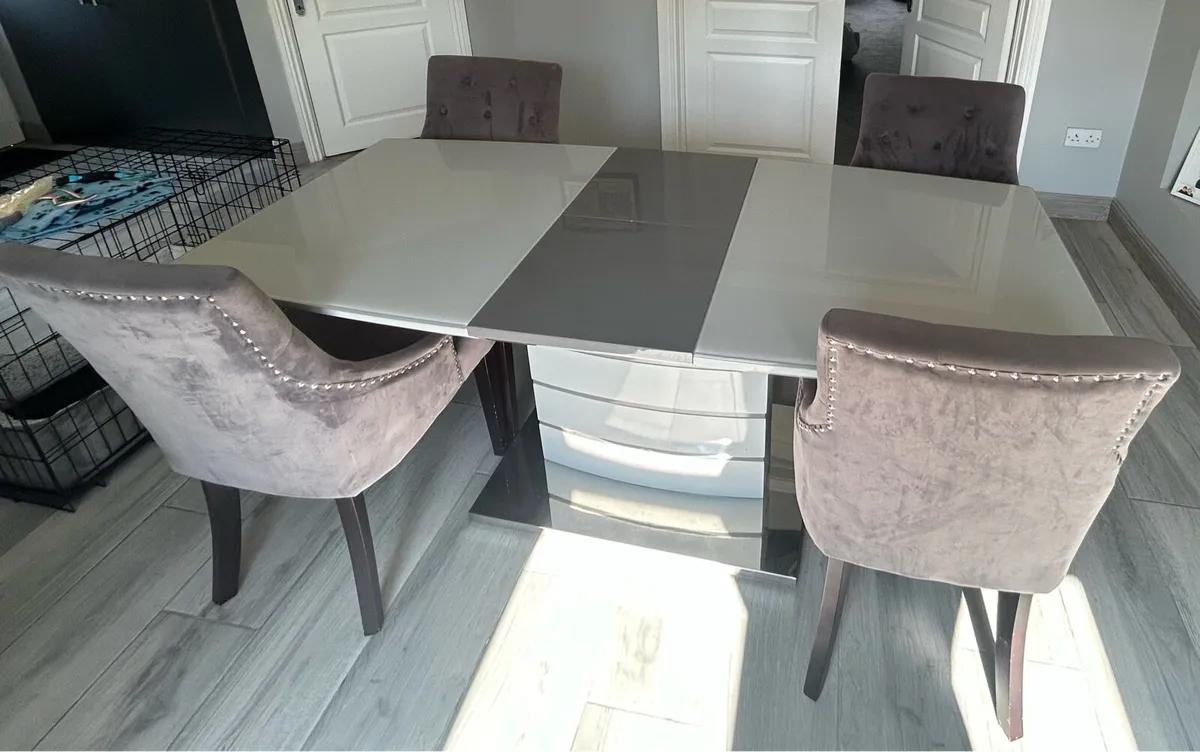 Table and Chairs - Image 1