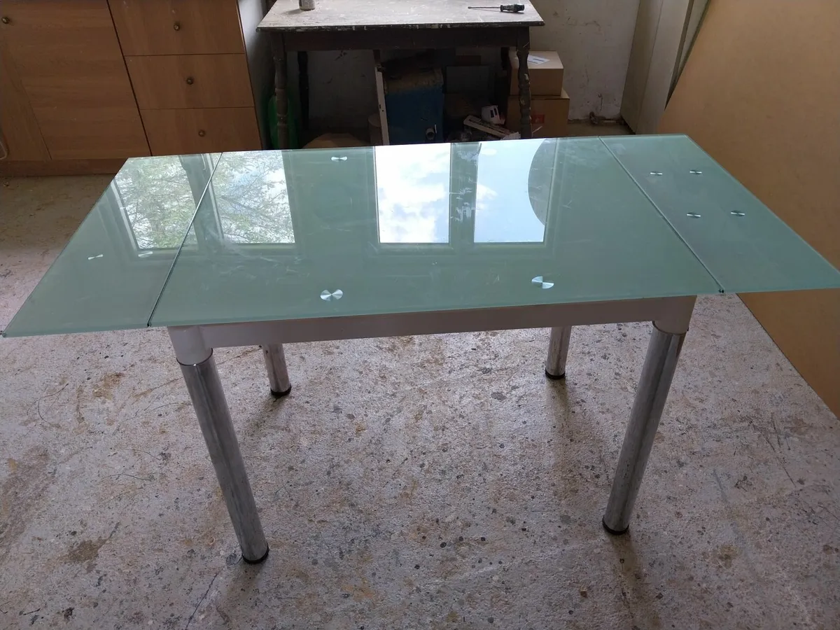 Glass table - Image 3