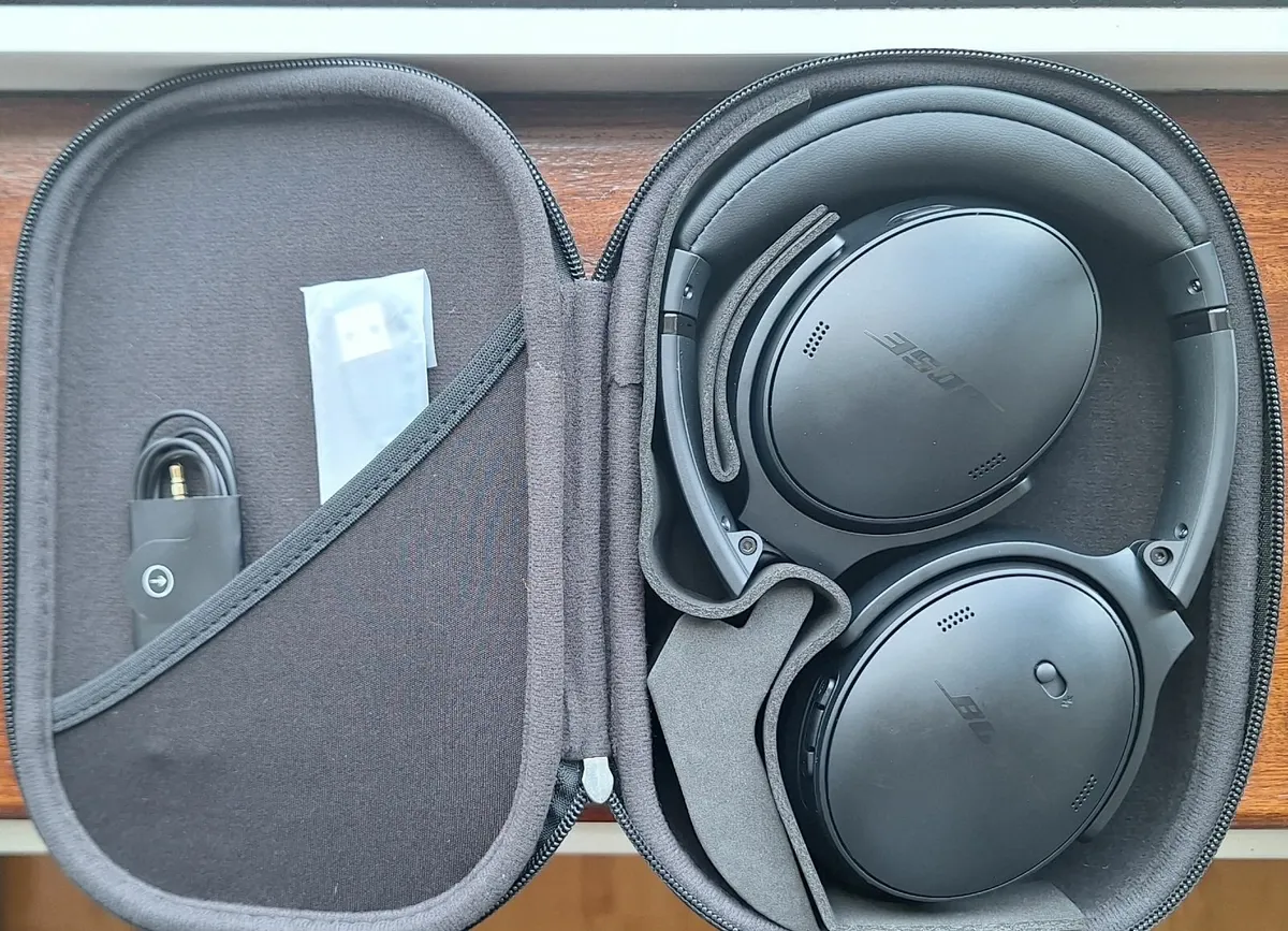 Bose QuietComfort headphones - Image 3