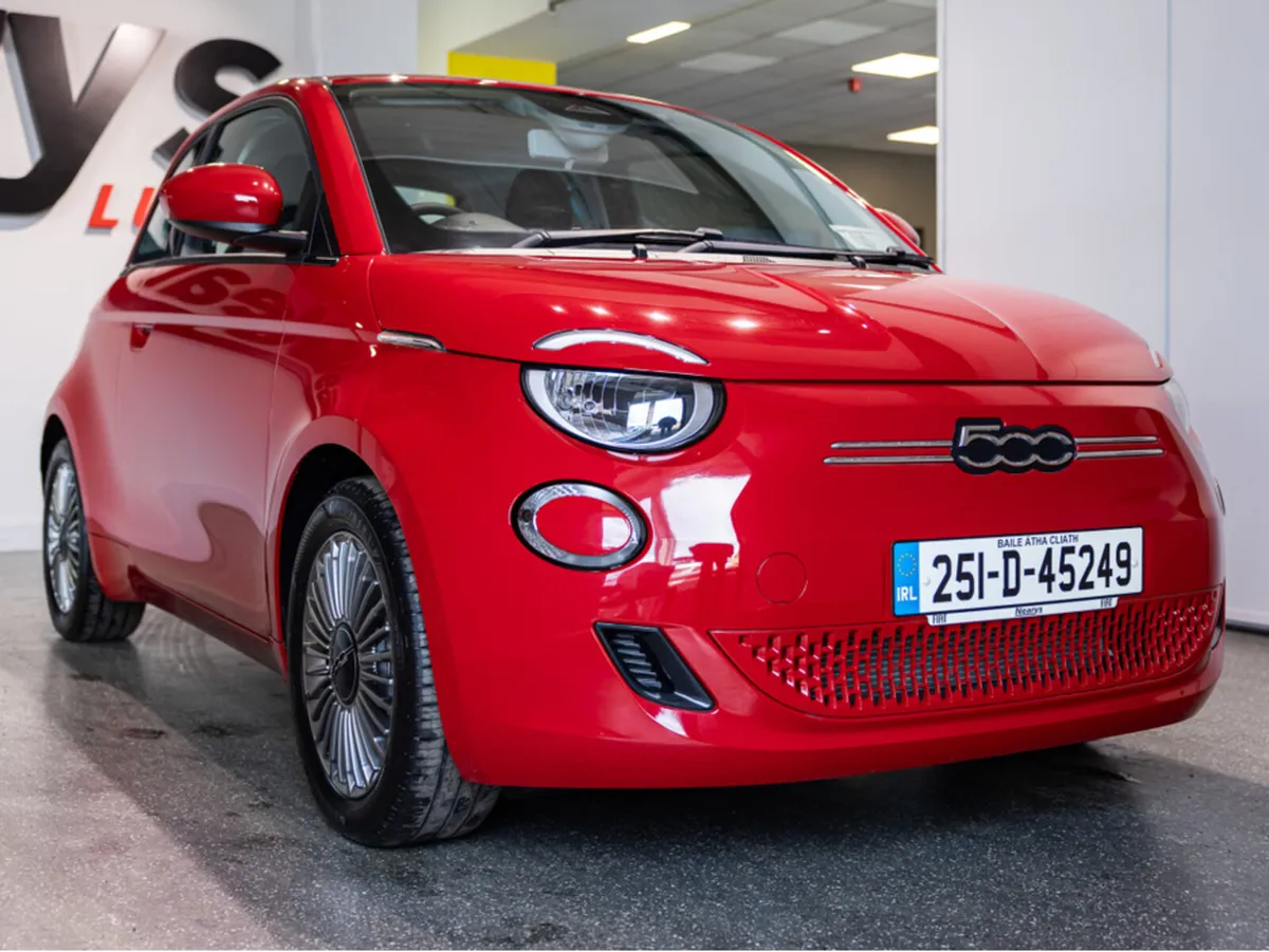 Fiat 500e ICON 42KWH 3DR AUTO - Image 1